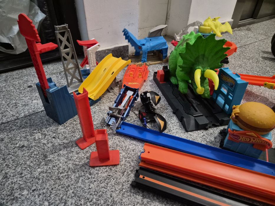Trasee Hot wheels noi