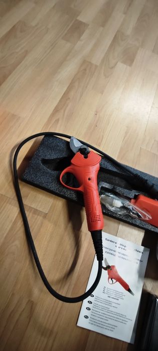 Акумулаторна Професионална ножица STIVO