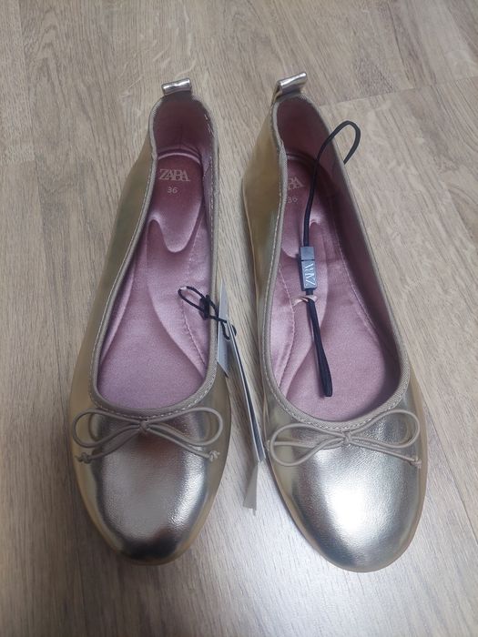 Златни пантофки Zara