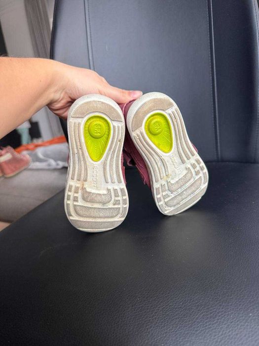 Cizme de iarna Ecco cu gore-tex, marimea 23