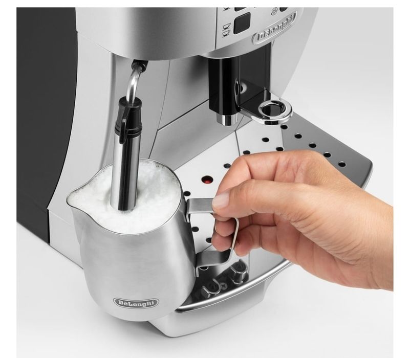Кофемашина Delonghi Magnifica S