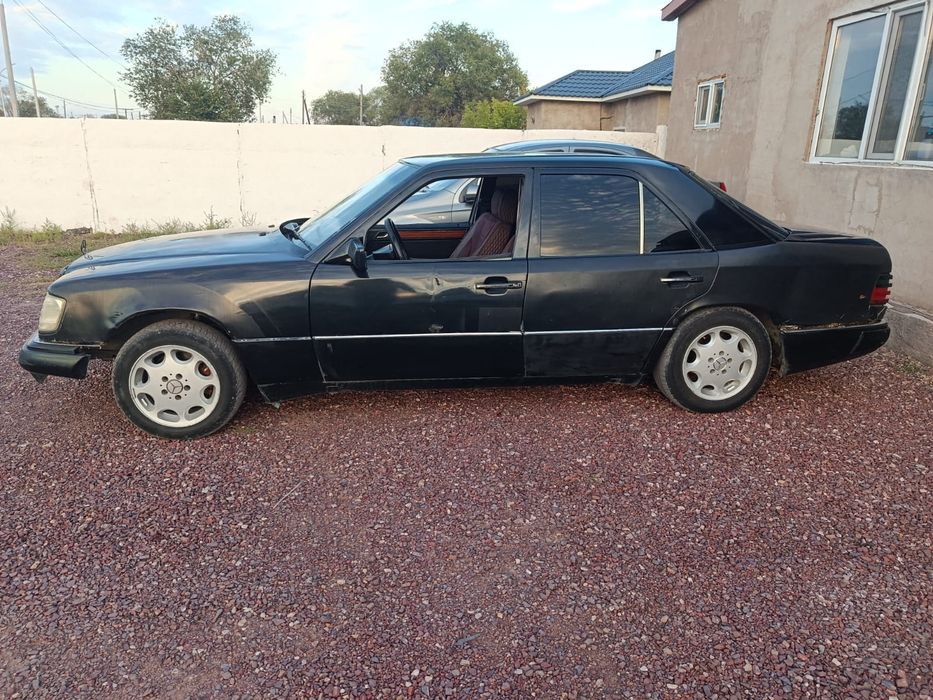 По запчастям продаётся МЕРСЕДЕС W124