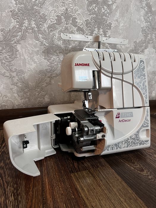 Оверлок Janome 724 D ArtDecor