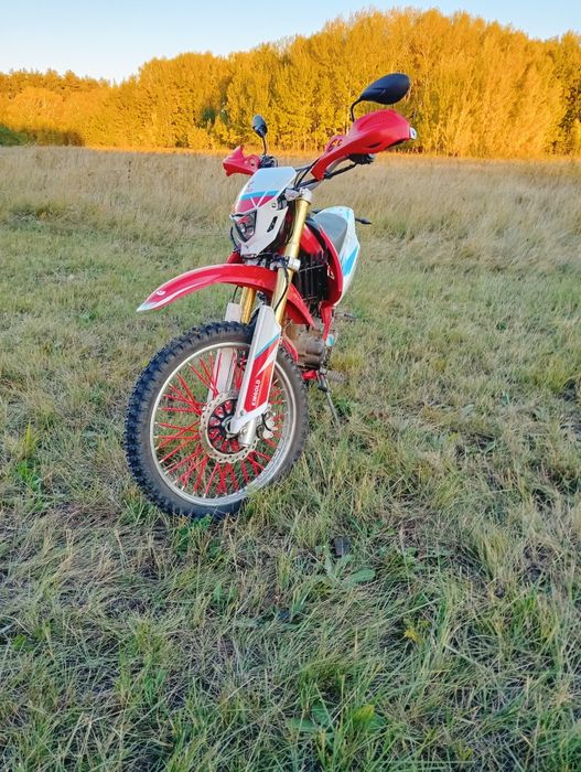 Мотоцикл эндуро 250