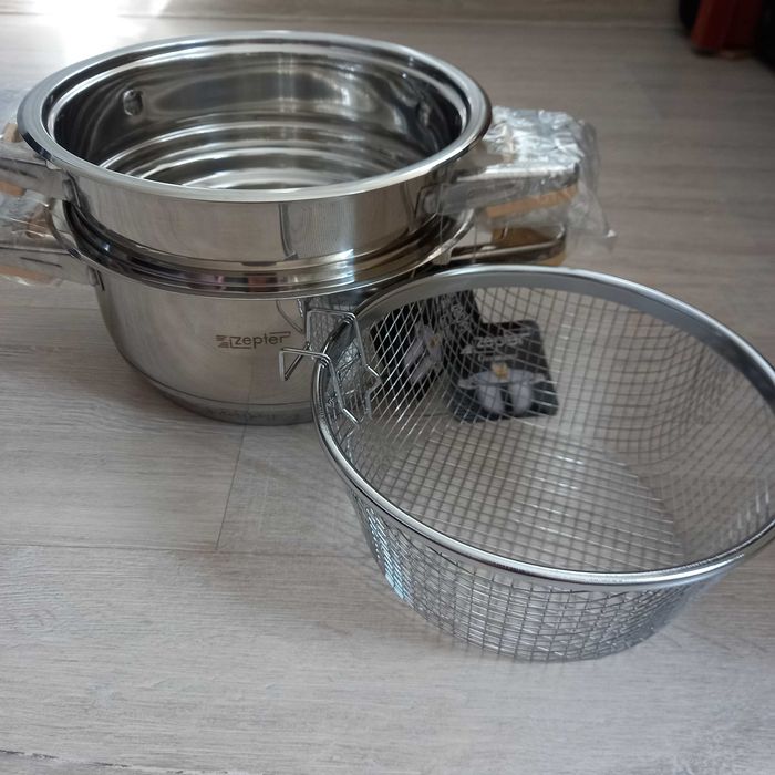 Продам набор кастрюль ,новые