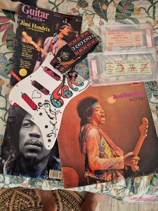 Продавам един лот Удсток 1969 Джими Хендрикс и грамофонни плочи