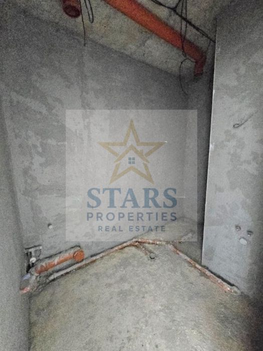 Продажба Къща гр. Аксаково - с. Яребична 175m² и двор 580m²