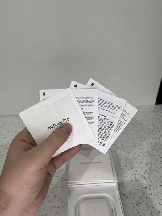 Apple Airpods pro 2(serie valida si factura!!Le vand urgent‼️