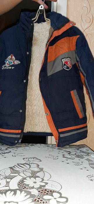 Продаю детские куртки