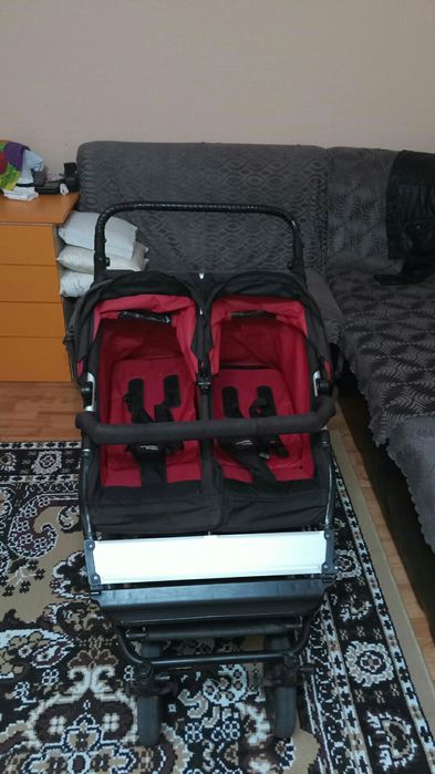 Детска количка за близнаци