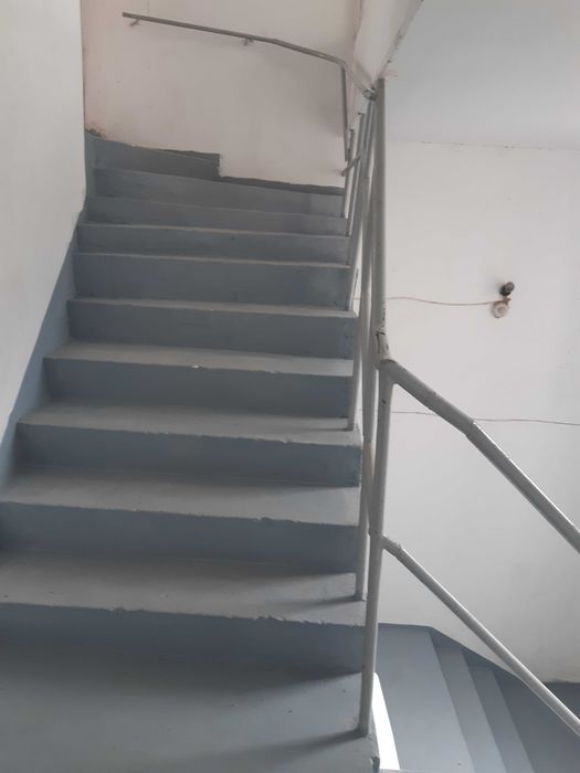 Spatiu in hala zona  Castel