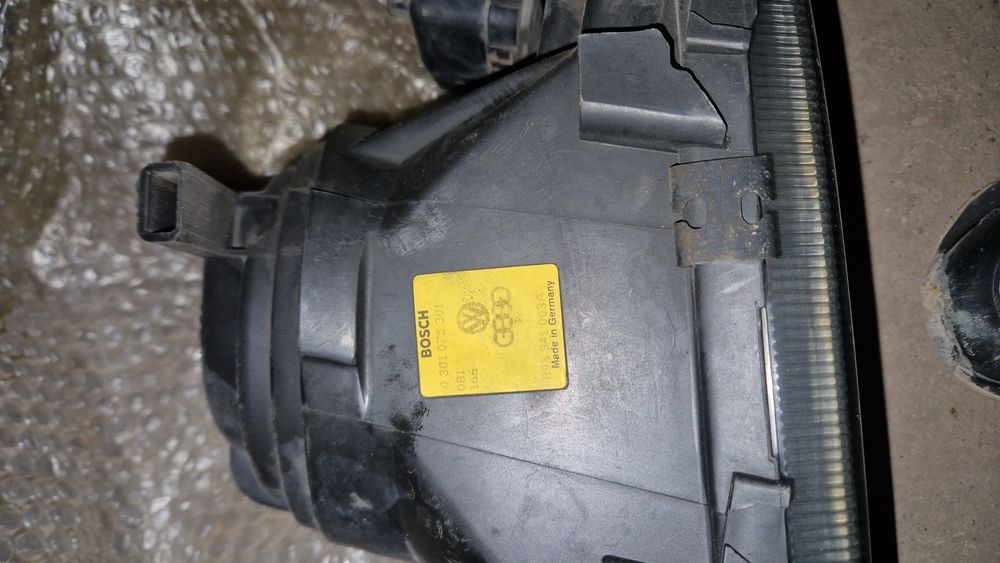 Левая фара на ауди б3