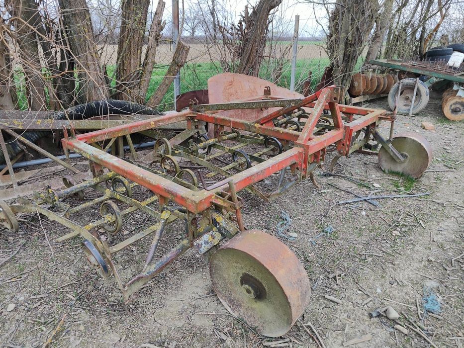 Cadru combinator romanesc