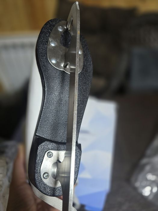 Продам коньки женские 38р