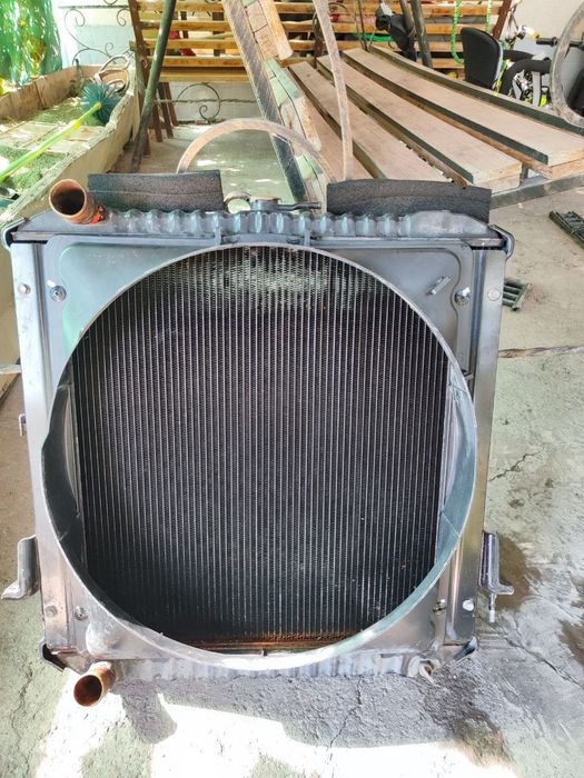 Isuzu baki va radiatir 5 tonali