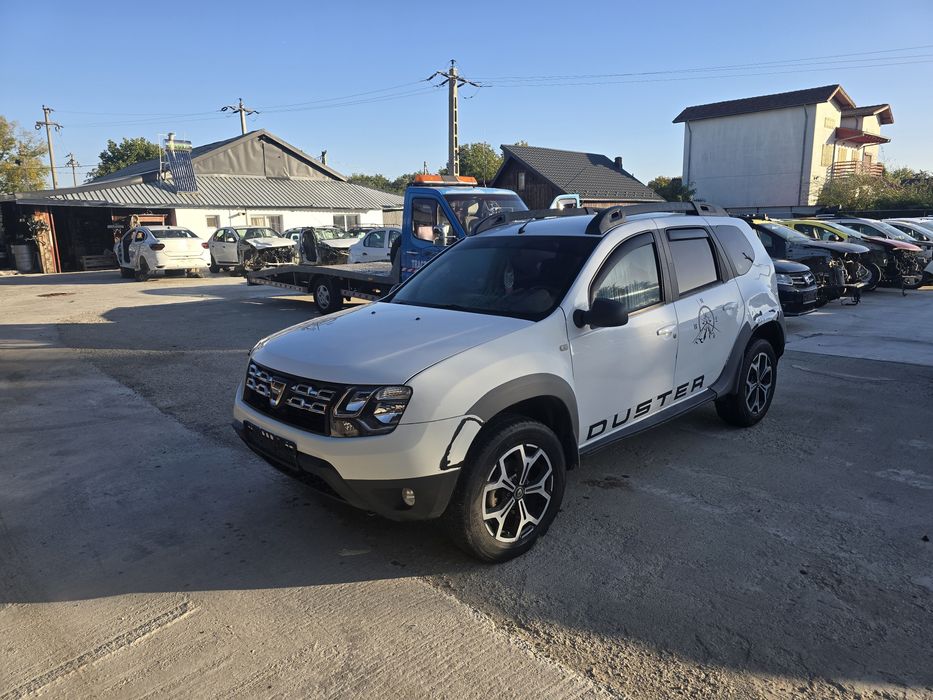 Dezmembrez Dacia Duster 1.5 dci 4x4 2015 volan stanga