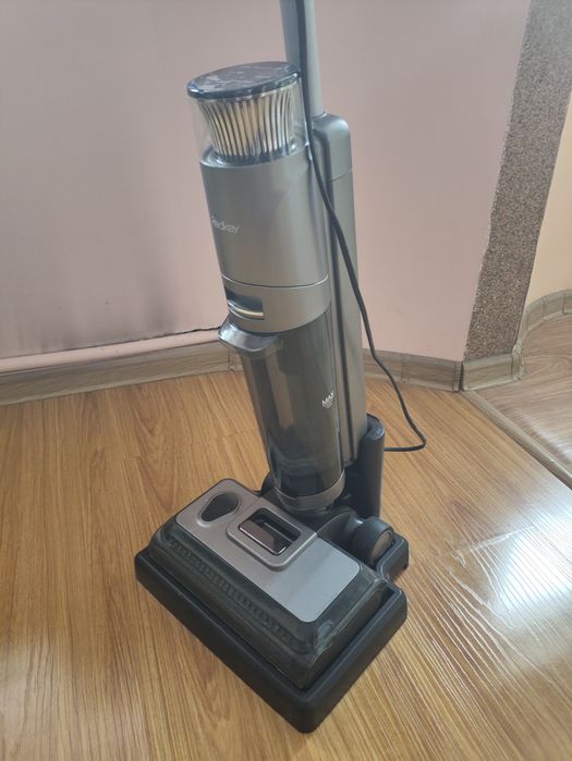 Пылесос вертикальный, моющий