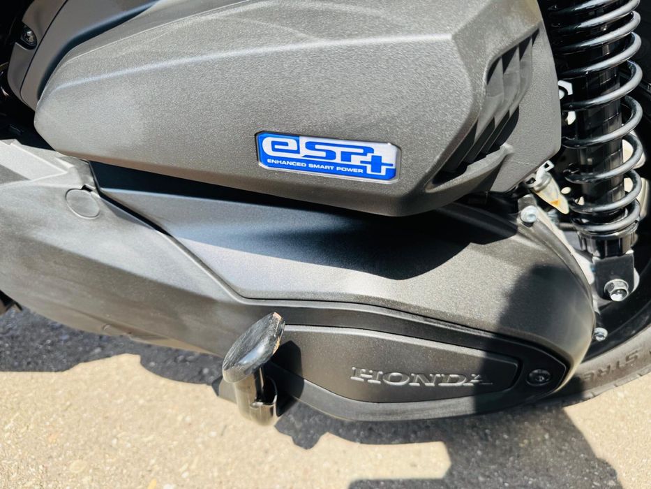 Honda ADV350 2025 | 8.900 km | Garanție | Topcase Givi