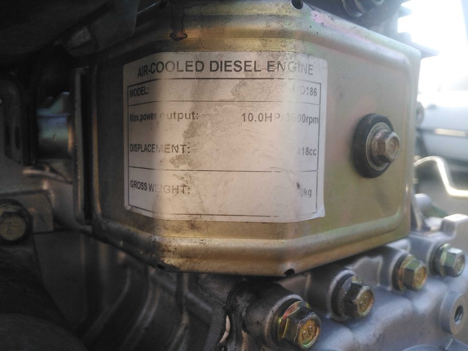 Продам дизельный двигатель UD186.
