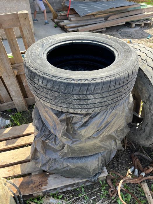 Продам летние шины б/у не дорого  на машину