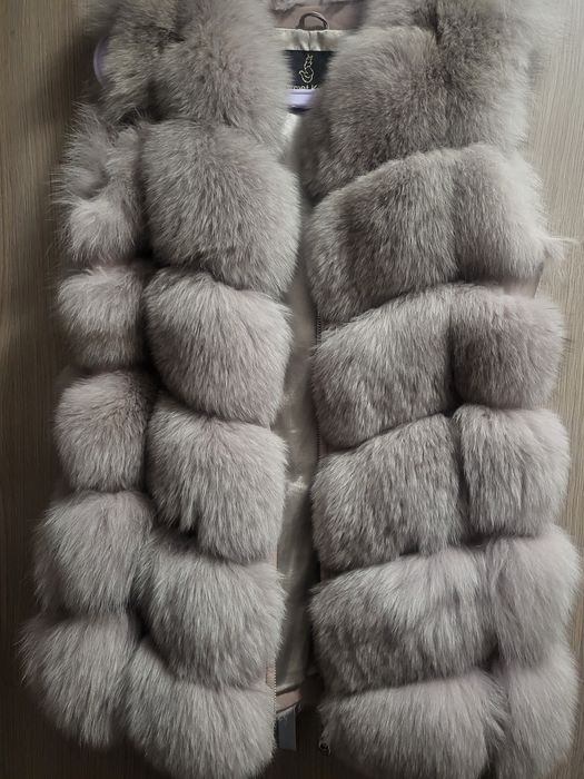 Елеци от лисица различни цветове