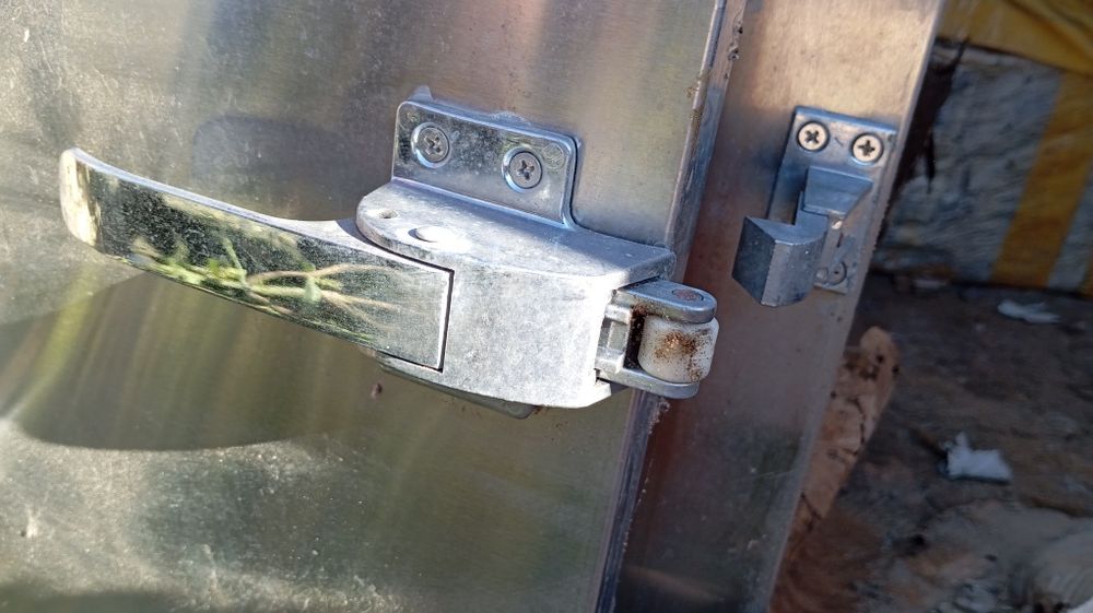 Продам защёлки для оборудования, сфера применения разносторонняя.