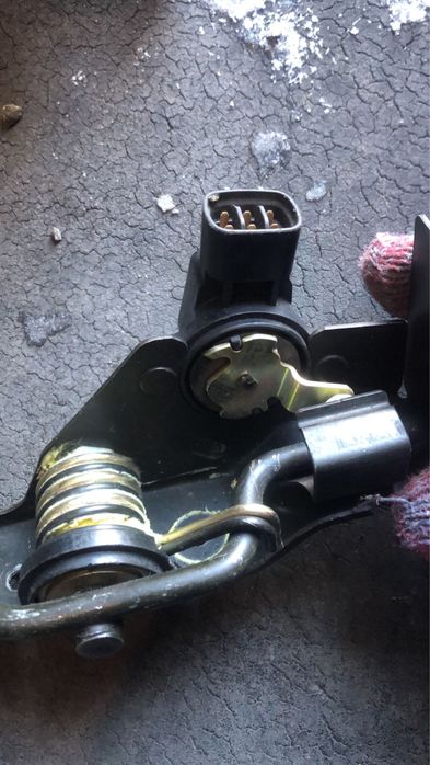 Продам оригинал датчик педали в сборе камри 30