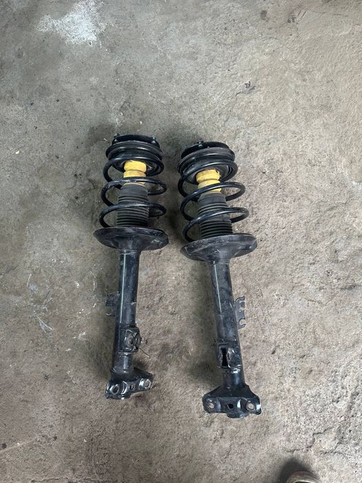 Продам передние стойки бмв е36.