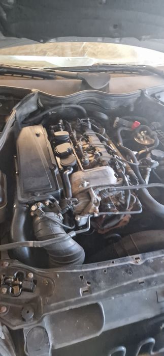 Vând motor mercedes 2.2