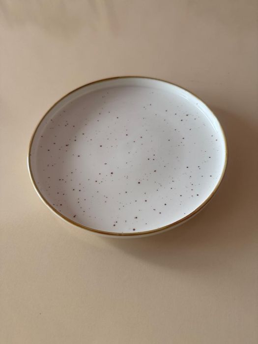 Продается тарелка новая 10 шт