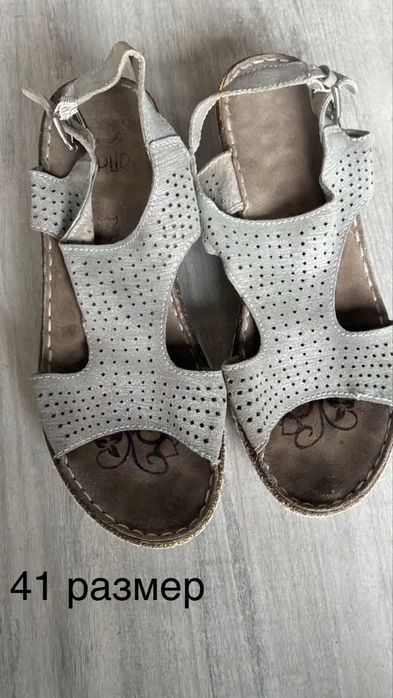 Кроссовки танкетки сандали и лофер