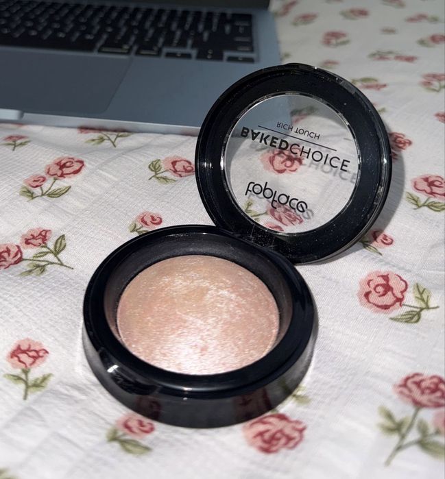 Аёллар косметикаси хайлайтер