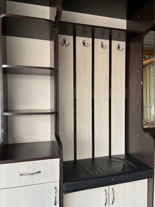 Продается прихожая в отличном состаяний