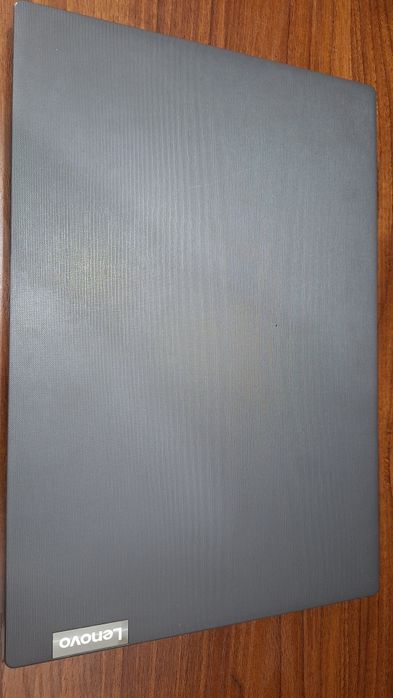 Noutbuk Lenovo V15 ADA