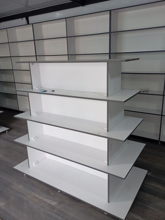 Doʻkon uchun stelaj polka vitirinalar