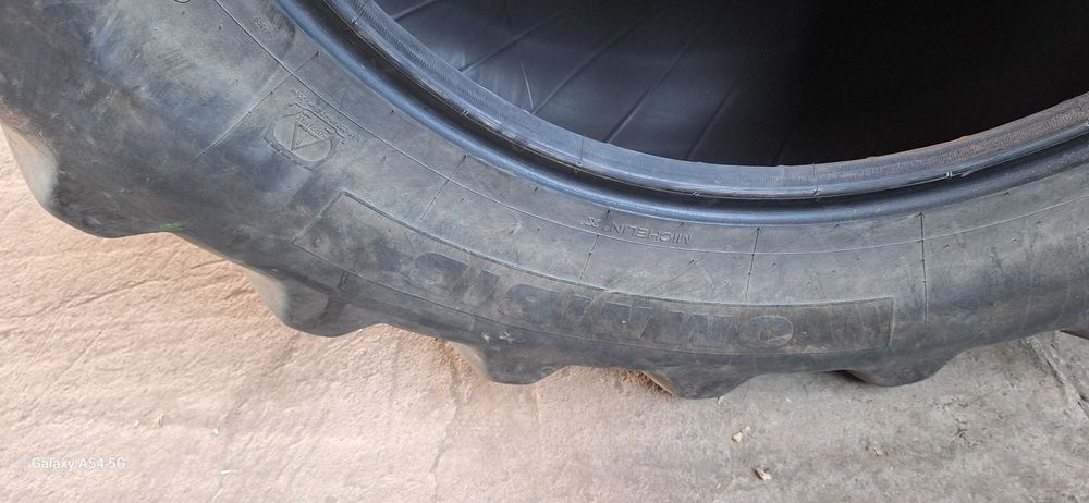 Vând roti remorca/tractor si anvelope iarna si vara