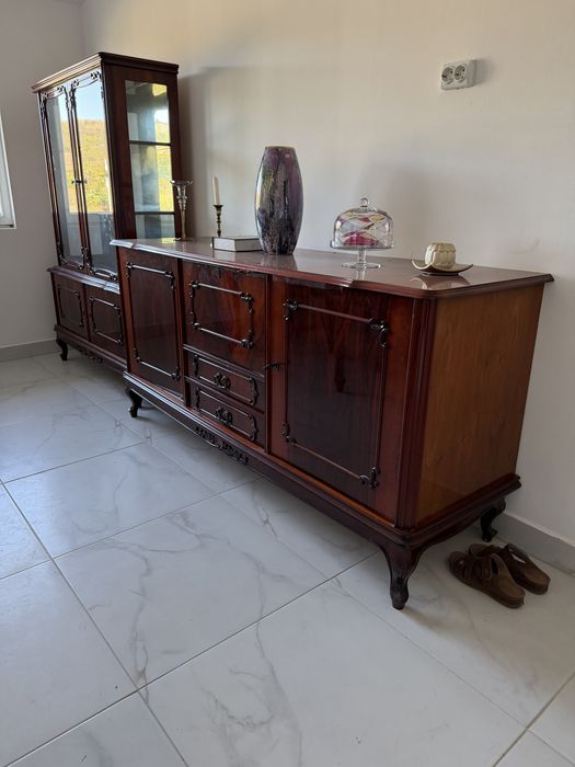 Set mobilier sufragerie din lemn – bufet, vitrină, comodă TV, masă + 4 scaune