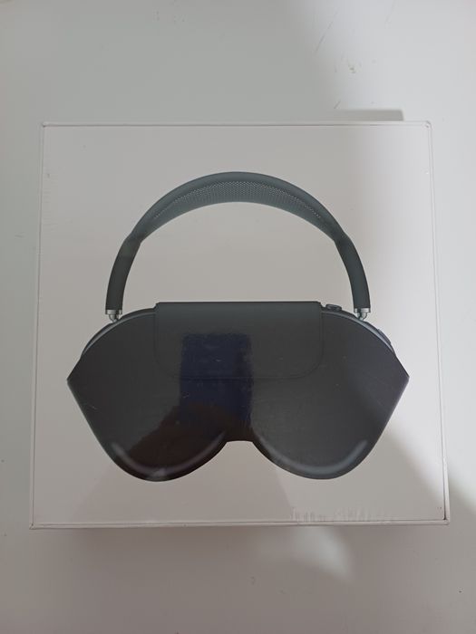 AirPods Max в черном цвете