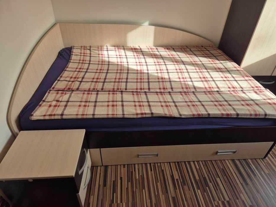 Mobila pal in nuante de bej