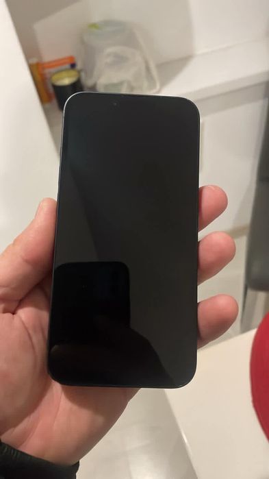 Vand iphone 13 plus nu se aprinde