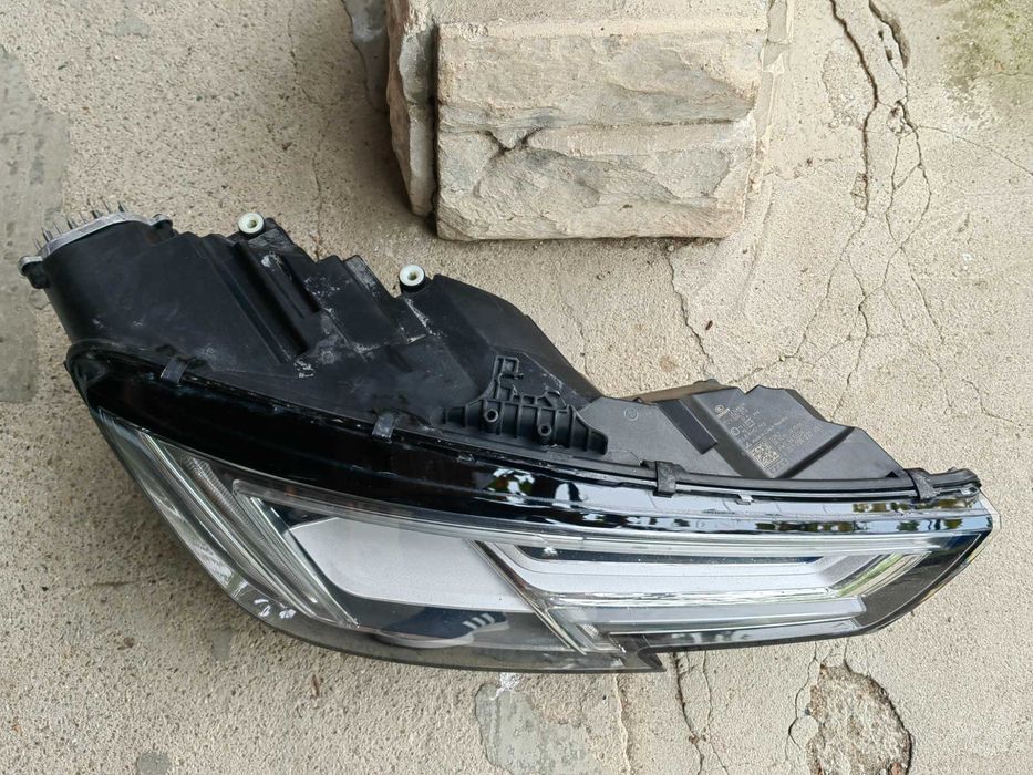 Фар Audi A4 B9 LED десен / Фар Ауди А4 Б9 Оригинален