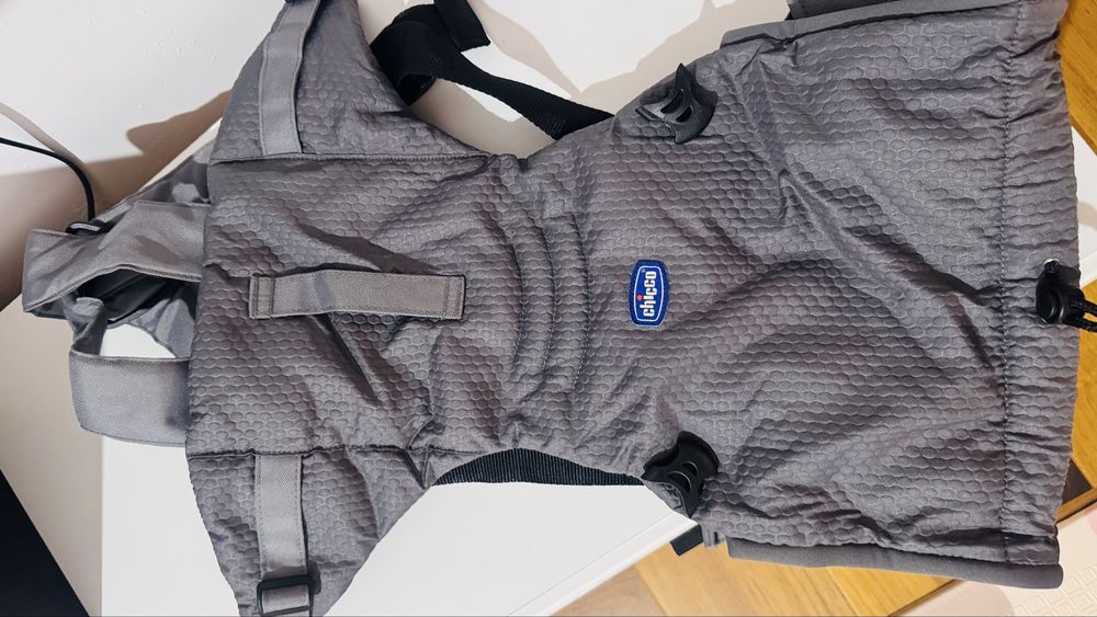 Marsupiu ergonomic Chicco Easyfit 0+