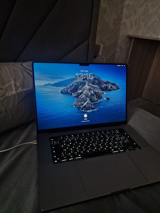 Продам MacBook Pro 16 m1 pro на 1TB