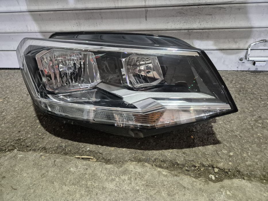 Десен фар VW Caddy Фолксваген Кади фарове