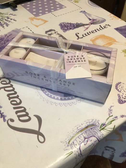 Подаръчен комплект ароматни свещи