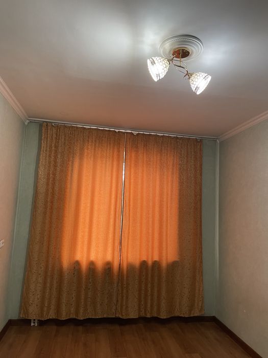 Люстра и шторы продам