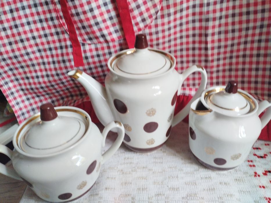 Сервиз фарфоровый