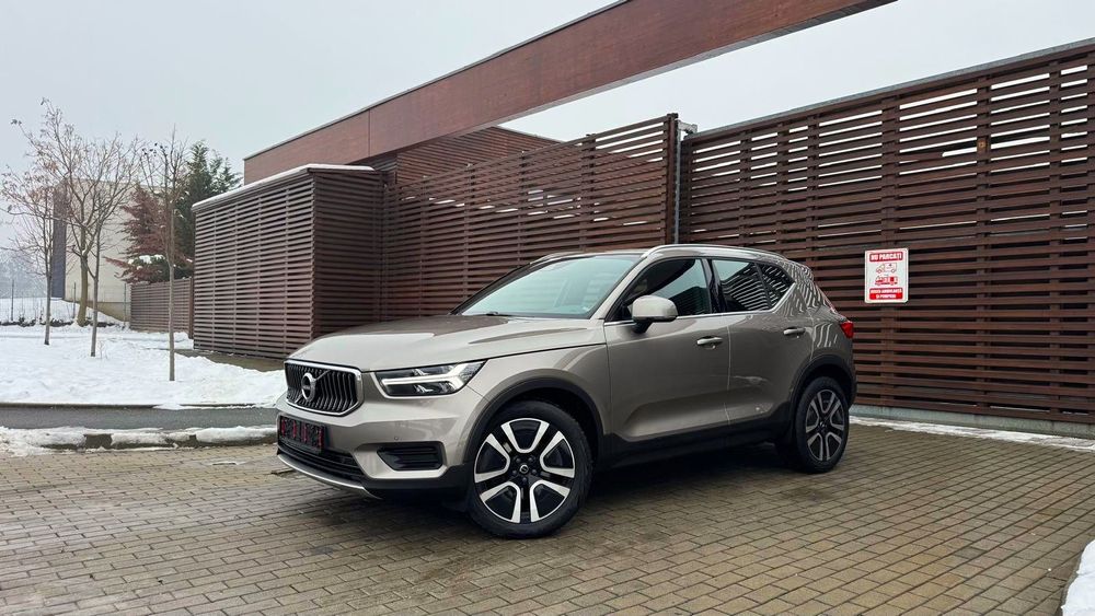 Volvo XC 40 Inscription AWD 190 CP Memorii Camer Piele Navi Harman Kardon Webasto