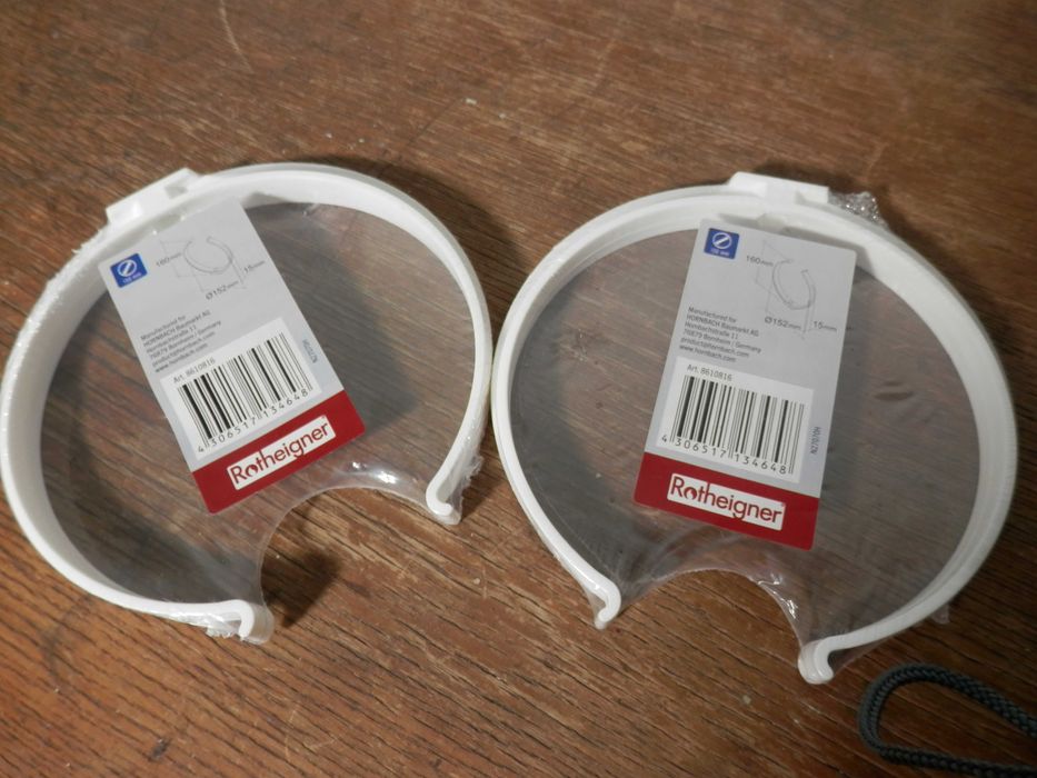 Tubulatură din plastic albă pentru hotă