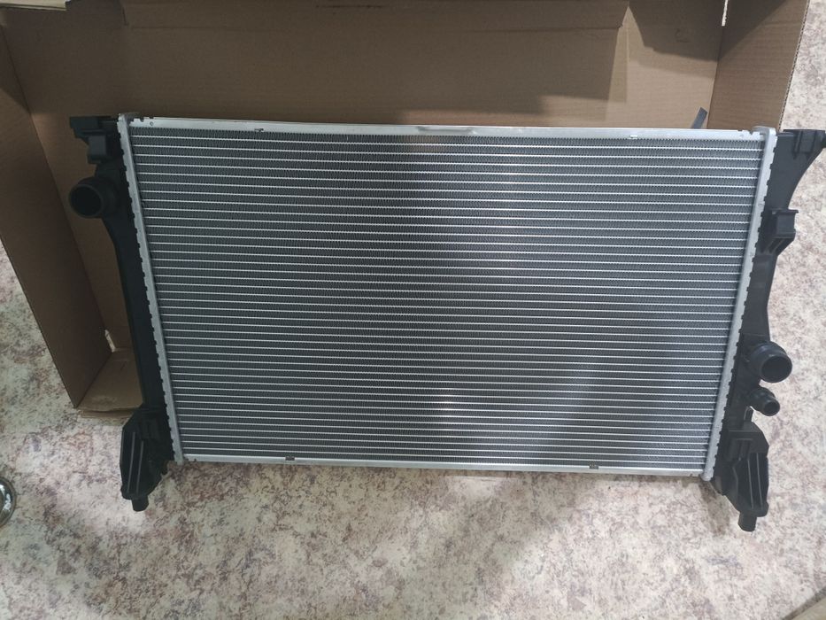 Радиатор Мерседес W447 VITO SPRINTER